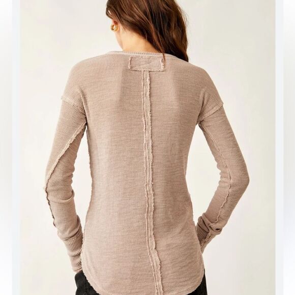 Free People/ We the Free washed out mauve long sleeve ribbed & waffle V-neck MED - Picture 14 of 15